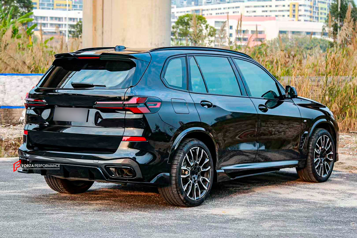 BODY KIT for BMW X5 G05 LCI FACELIFT 2023+

Set includes:

Front Lip
Front Bumper Trims
Front Grille
Side Mirror Covers
Side Fender Covers
Side Skirts
Roof Spoiler
Exhaust Tips
Rear Diffuser

Material: Plastic

Note: Professional installation is required.