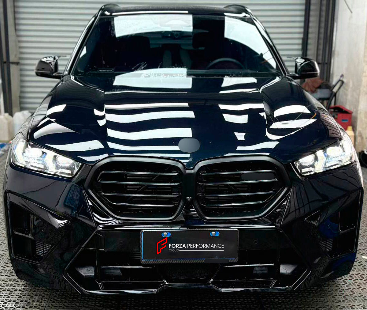 BODY KIT for BMW X5M F95 LCI 2023+
Set includes:

Front Lip
Front Bumper Assembly
Front Fender Flares
Rear Fender Flares
Rear Bumper Assembly
Rear Diffuser
Exhaust Tips
Material: Plastic

NOTE: Professional installation is required.