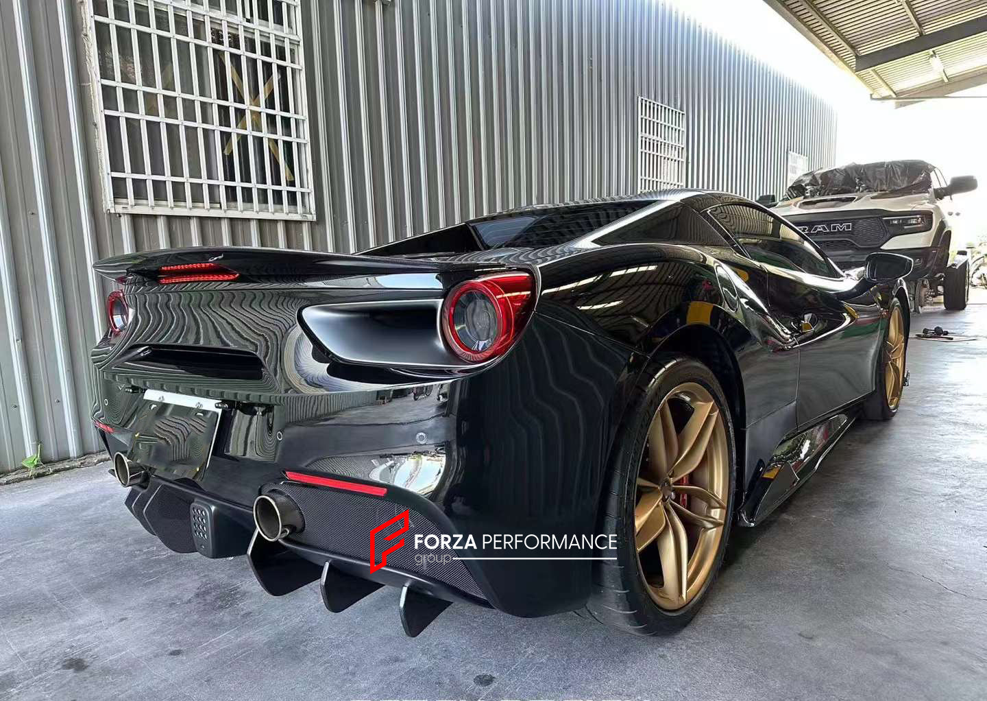 BODY KIT for FERRARI 458 ITALIA 2009 - 2015  Set includes: Front Lip Side Skirts Rear Diffuser