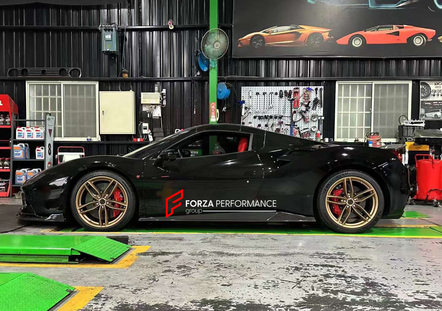 BODY KIT for FERRARI 458 ITALIA 2009 - 2015  Set includes: Front Lip Side Skirts Rear Diffuser