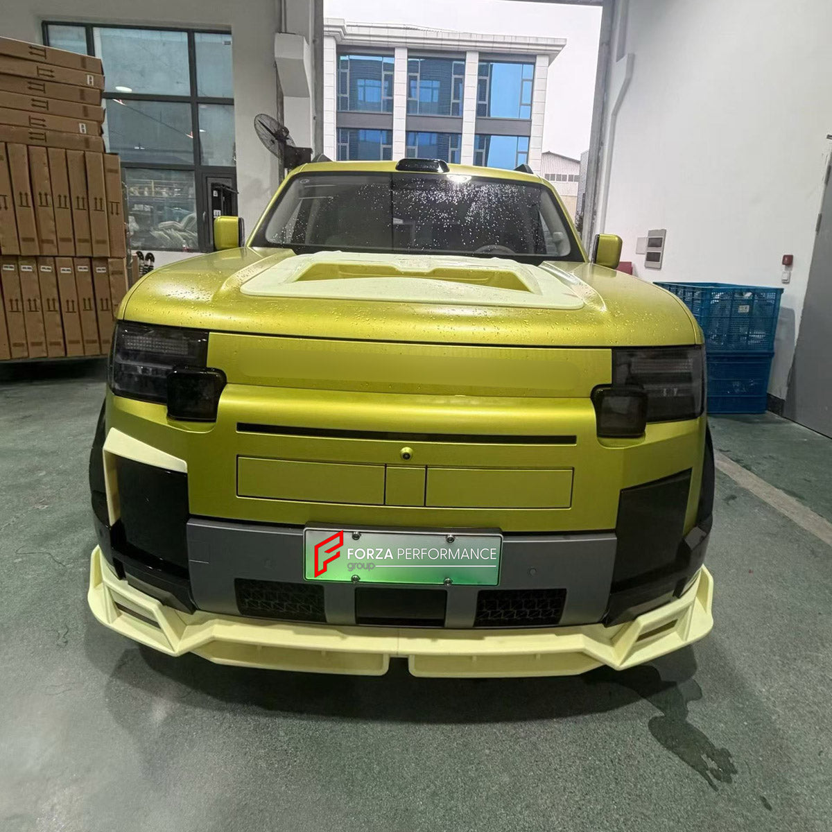 BODY KIT for FREELANDER 8 2026+

Set includes:
Front Lip
Front Bumper Air Vent Covers
Hood Bonnet
Side Fender Vents
Roof Spoiler
Rear Diffuser

Material: Plastic

NOTE: Professional installation is required.