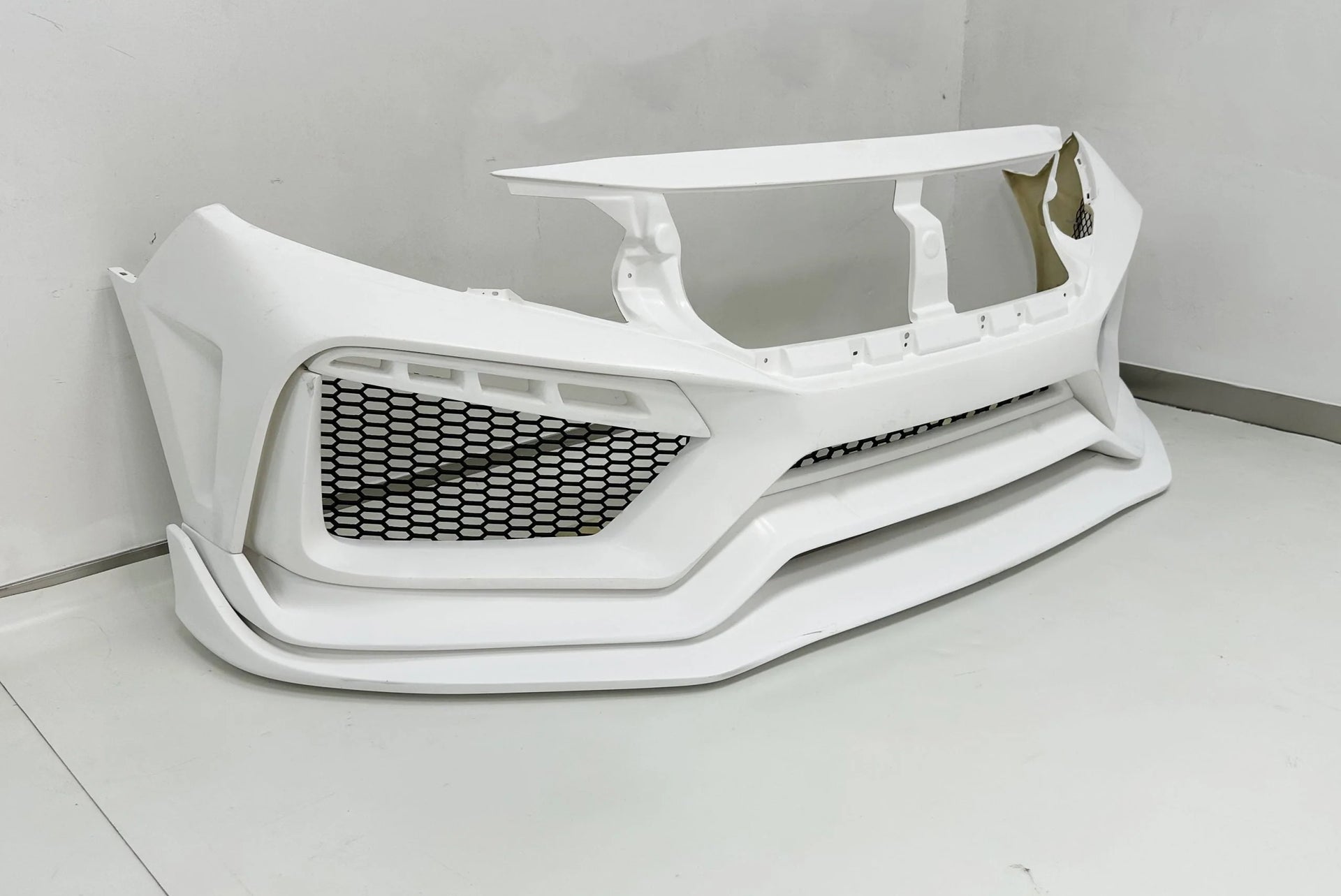 BODY KIT for HONDA CIVIC SEDAN HATCHBACK FC FK 2015 - 2022

Set includes:

Front Lip
Front Bumper Assembly

Hood / Bonnet

Side Skirts

Rear Wing Spoiler

Rear Bumper
Rear Diffuser

Material: Wet Carbon with Fiberglass

NOTE: Professional installation is required.&nbsp;

Why “Contact Us for Pricing”?

We don’t display fixed prices because our goal is to offer you the most competitive deal possible. Product costs often decrease over time, and by requesting a quote, you’ll receive our most up-to-date price on