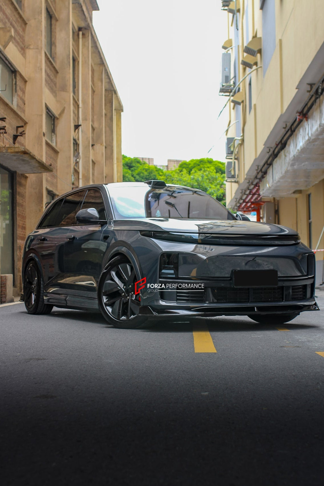 BODY KIT for LIXIANG L6 | L7 | L9

Set includes:

Front Lip

Rear Spoiler
Rear Diffuser

Material: Plastic

Note: Professional installation is required.

Contact us for pricing.

Payment ►
Visa
Mastercard
PayPal with a credit card (add 4.4% at checkout)
Payoneer
Cryptocurrency
Shipment ►
By express DHL/UPS/TNT/FedEx
To the local international airport
Special line by air
Special line by the sea
To Europe and the UK by train

Please let us know which shipping option you prefer.
