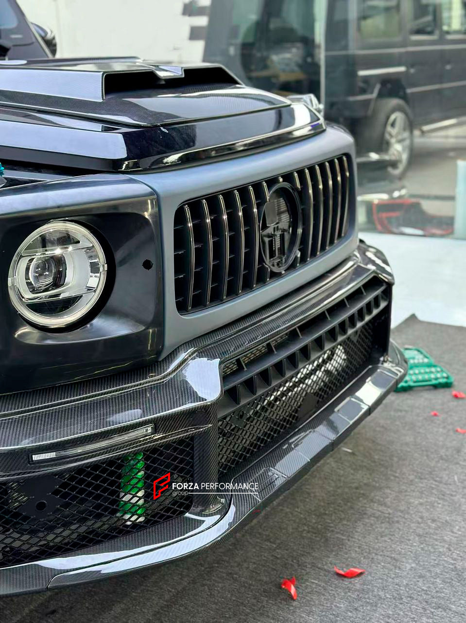CARBON BODY KIT for MERCEDES-BENZ G-CLASS G63 W465 2024+

Set includes:

Front Bumper Assembly
Front Grille
Hood / Bonnet
Front Fenders
Rear Spoiler
Rear Fender Flares
Rear Bumper

Material: Carbon Fiber

NOTE: Professional installation is required.

Contact us for pricing