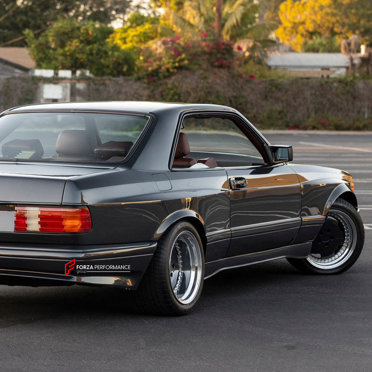 BODY KIT for Mercedes Benz S CLASS W126 1981 - 1991
Set includes:

Front Bumper
Front Fenders
Side Skirts
Side Moldings
Rear Fenders
Rear Bumper
Material: Plastic

NOTE: Professional installation is required.