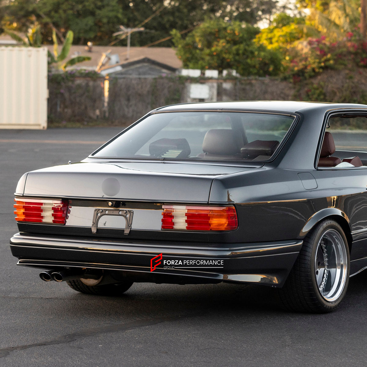 BODY KIT for Mercedes Benz S CLASS W126 1981 - 1991
Set includes:

Front Bumper
Front Fenders
Side Skirts
Side Moldings
Rear Fenders
Rear Bumper
Material: Plastic

NOTE: Professional installation is required.