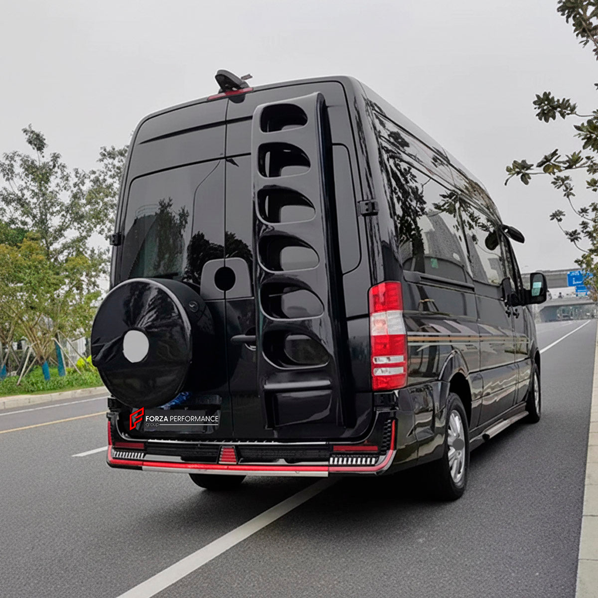 BODY KIT for MERCEDES BENZ SPRINTER W906 FACELIFT 2014 - 2018 FORZA PERFORMANCE BL Style
Set includes:

Front Lip
Front Bumper Assembly
Front Grille
License Plate
Side Skirts
Rear Bumper Assembly
Material: Plastic

NOTE: Professional installation is required