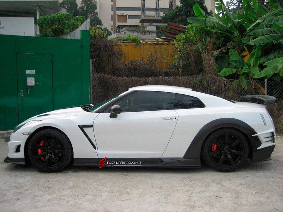 BODY KIT for Nissan R35 GT-R
Set includes:

Front Bumper
Front Spoiler Lip
Side Skirt
Rear Fender Flare
Rear Bumper With Diffuser
Material: Fiberglass

NOTE: Professional installation is required.