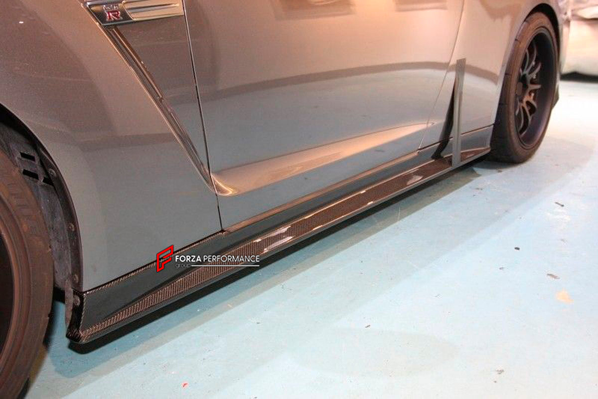 CARBON BODY KIT for Nissan R35 GT-R
Set includes:

Front Spoiler Lip
Rear Spoiler Lip
Side Skirt
Rear Under Diffuser Fins
Material: Carbon

NOTE: Professional installation is required.