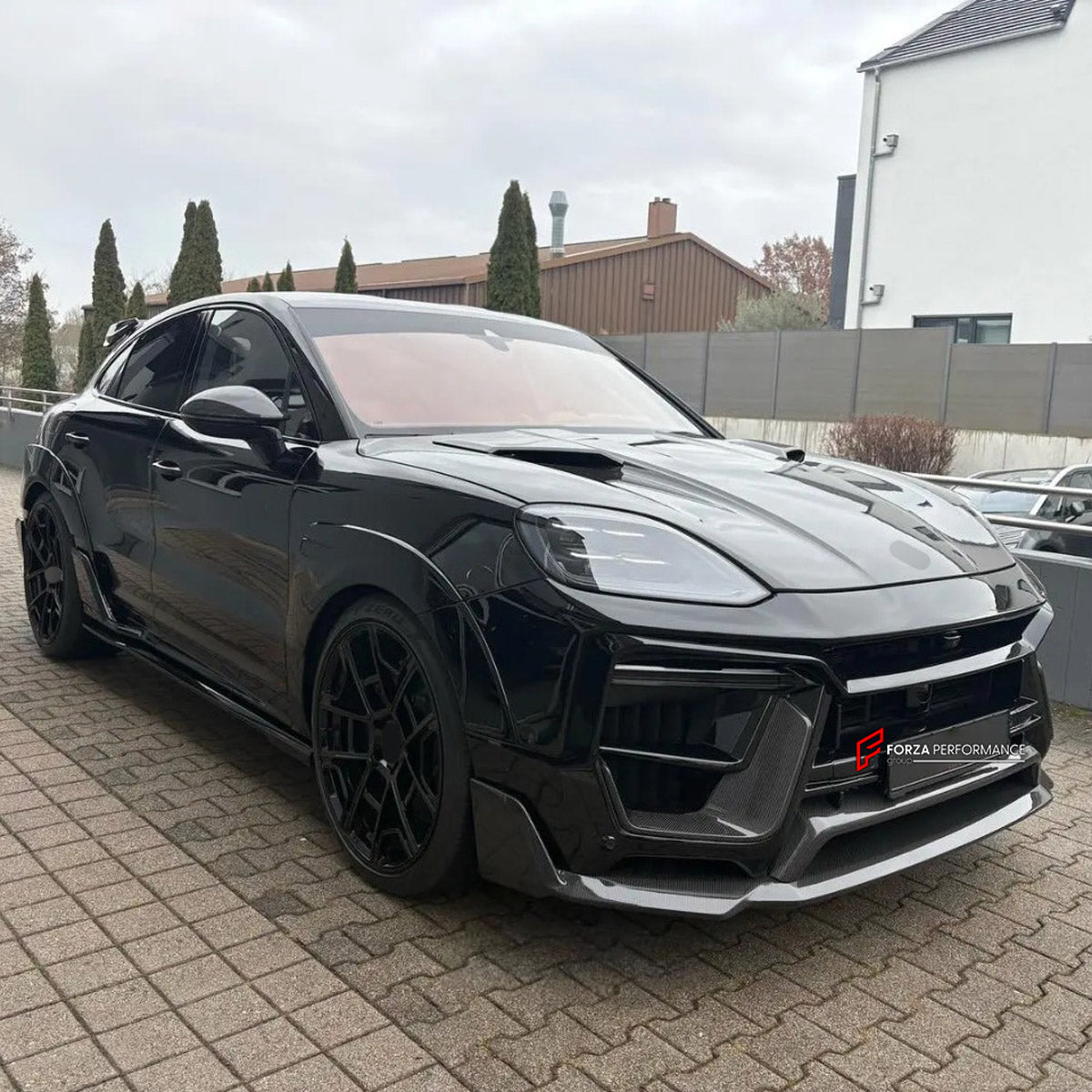 WIDE BODY KIT for PORSCHE CAYENNE 9Y0.2 SUV FACELIFT 2024+

Set includes:

Front Lip
Front Bumper
Fender Flares
Hood Bonnet
Side Skirts
Rear Bumper
Rear Diffuser
Exhaust Tips
Material: Dry Carbon

NOTE: Professional installation is required.