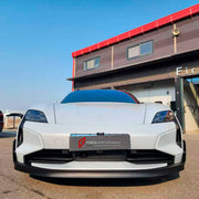 BODY KIT for Porsche Taycan Turbo GT 2024+
Set includes:

Front Bumper Assembly
Front Lip
Roof Spoiler
Rear Bumper Assembly
Rear Diffuser
Material: Plastic

NOTE: Professional installation is required.