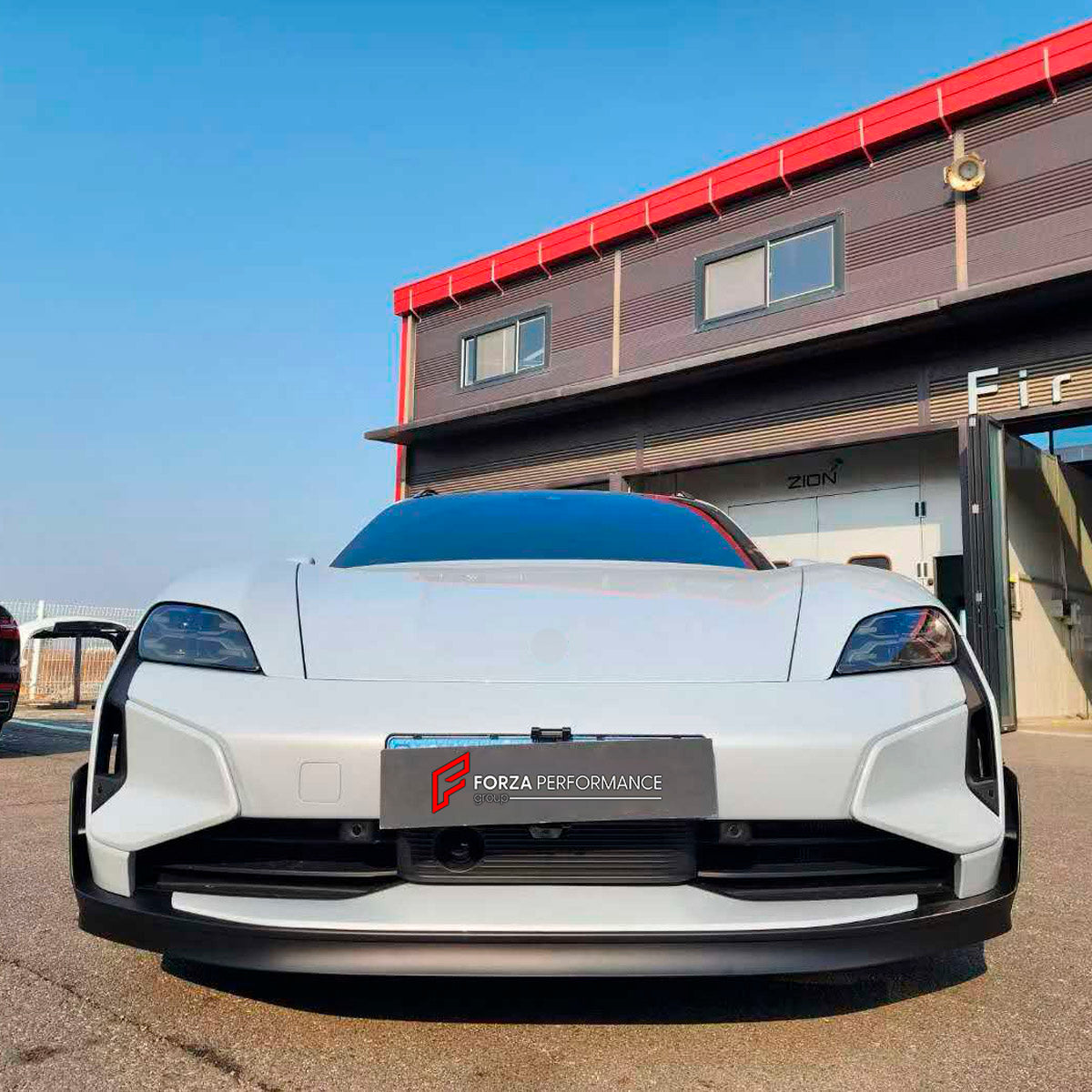 BODY KIT for Porsche Taycan Turbo GT 2024+
Set includes:

Front Bumper Assembly
Front Lip
Roof Spoiler
Rear Bumper Assembly
Rear Diffuser
Material: Plastic

NOTE: Professional installation is required.