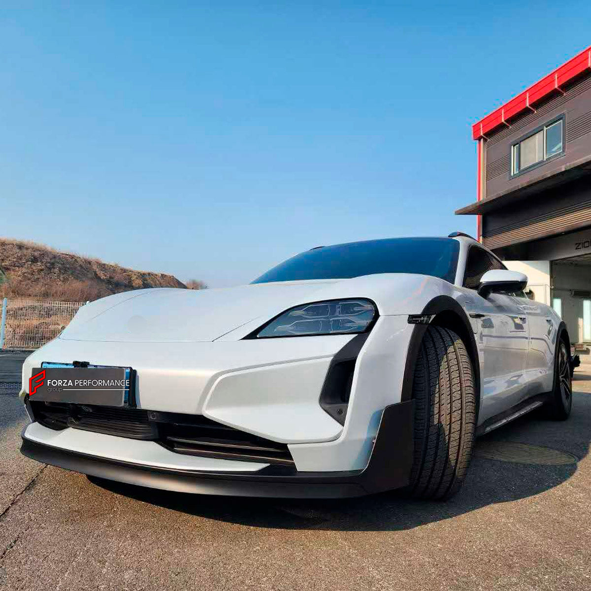 BODY KIT for Porsche Taycan Turbo GT 2024+
Set includes:

Front Bumper Assembly
Front Lip
Roof Spoiler
Rear Bumper Assembly
Rear Diffuser
Material: Plastic

NOTE: Professional installation is required.