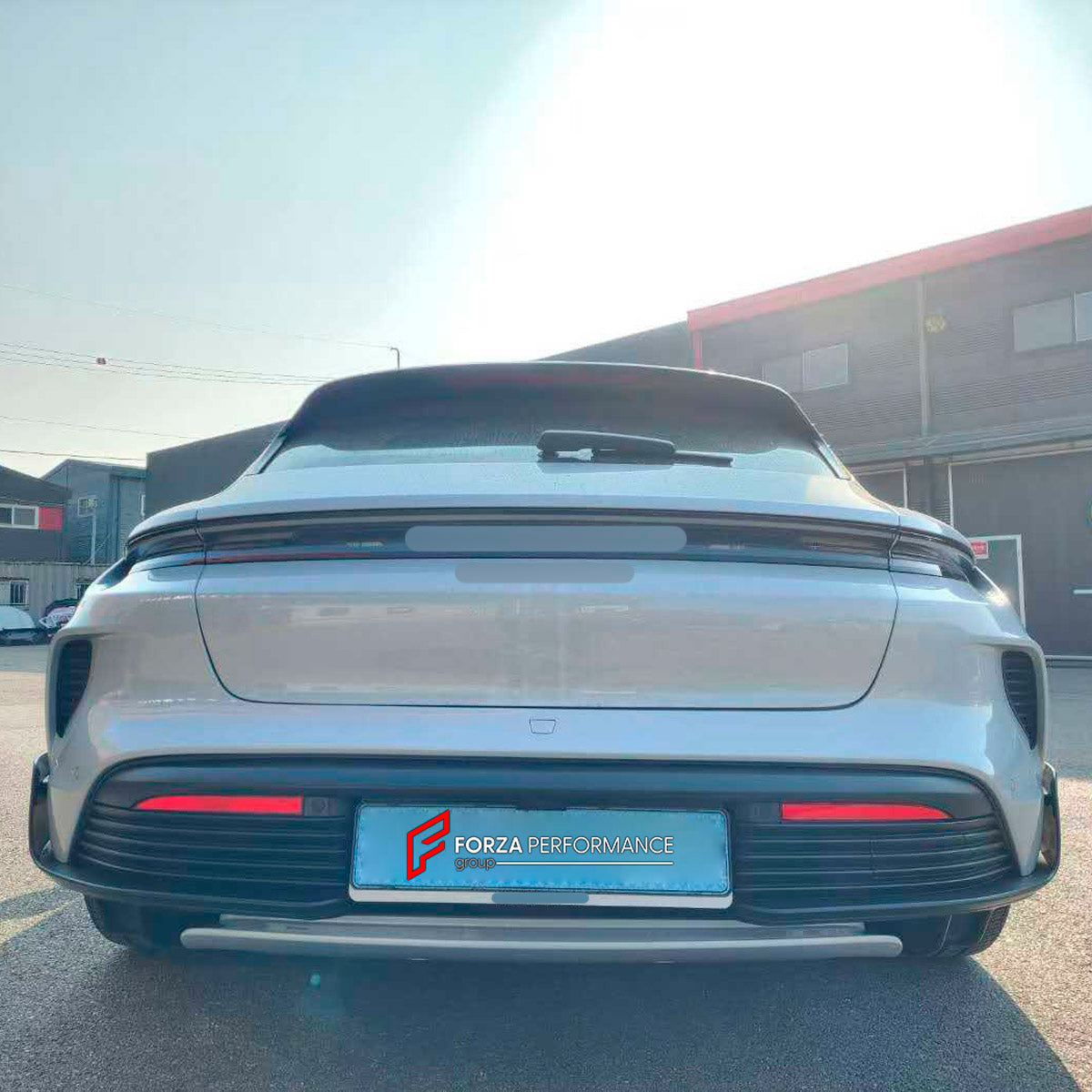BODY KIT for Porsche Taycan Turbo GT 2024+
Set includes:

Front Bumper Assembly
Front Lip
Roof Spoiler
Rear Bumper Assembly
Rear Diffuser
Material: Plastic

NOTE: Professional installation is required.
