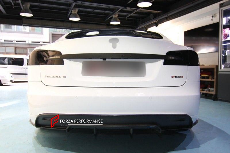 CARBON BODY KIT for Tesla Model S
Set includes:

Front Spoiler Lip
Side Skirts
Rear Diffuser
Material: Carbon

NOTE: Professional installation is required.