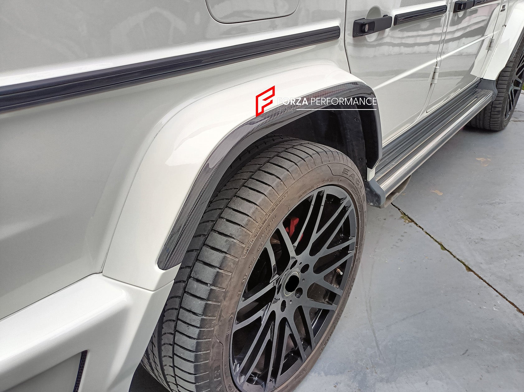 BODY KIT for URBAN AUTOMOTIVE STYLE MERCEDES BENZ G-CLASS W463A W464 G63 G550 2018+


Set includes:
Front Bumper
Hood / Bonnet
Front Fender Flares
Rear Bumper
Rear Fender Flares
Spare Tire Cover