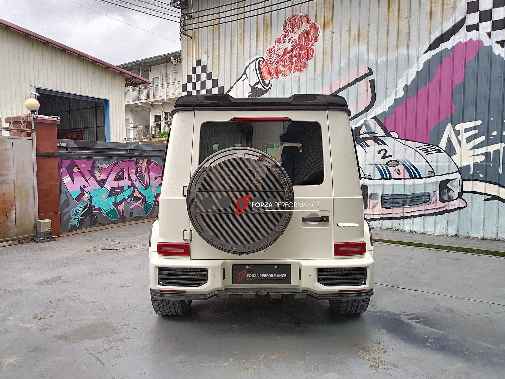 BODY KIT for URBAN AUTOMOTIVE STYLE MERCEDES BENZ G-CLASS W463A W464 G63 G550 2018+


Set includes:
Front Bumper
Hood / Bonnet
Front Fender Flares
Rear Bumper
Rear Fender Flares
Spare Tire Cover