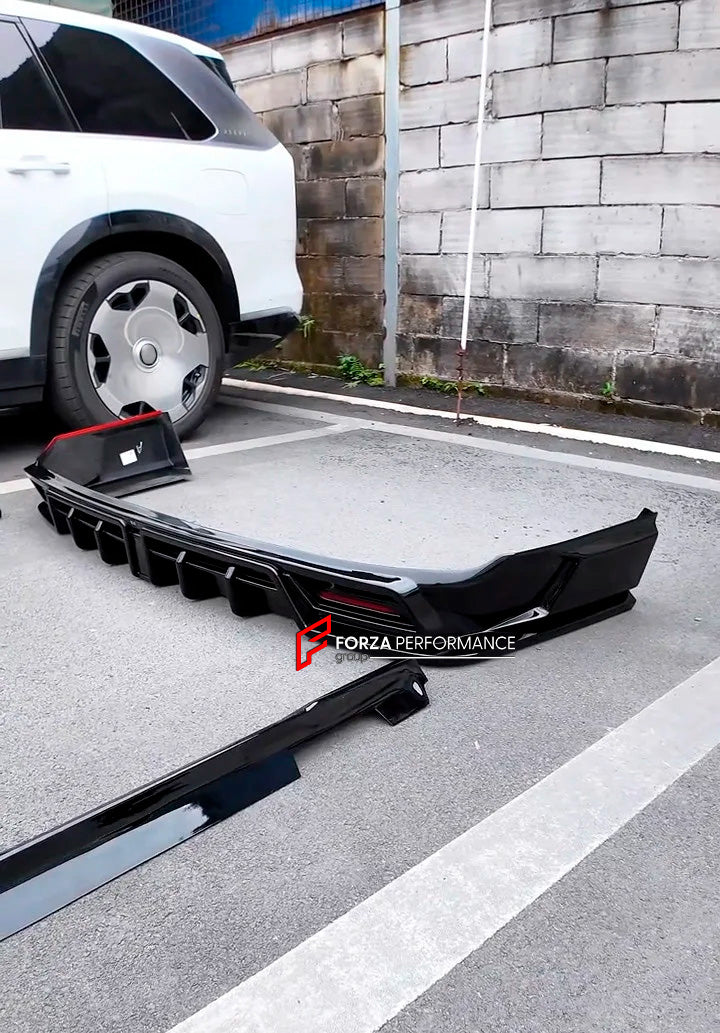 BODY KIT for ZEEKR 9X 2025+

Set includes:
Front Lip

Side Skirts
Rear Diffuser


Material: Plastic

NOTE: Professional installation is required.