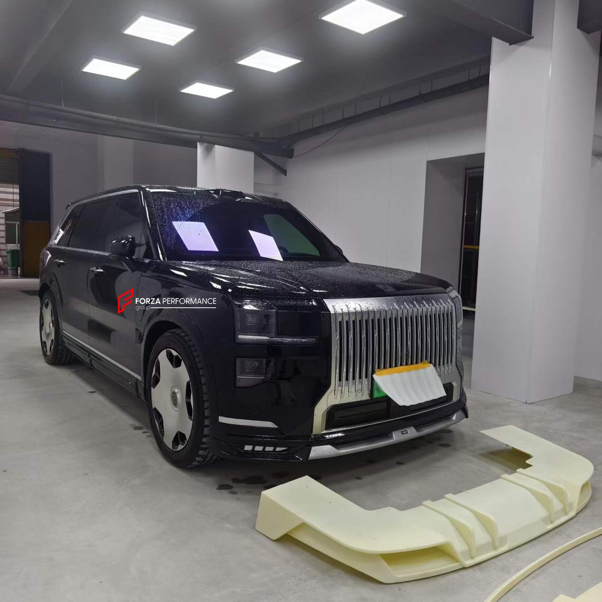 WIDE BODY KIT for Zeekr 9X 2025+
Set includes:

Front Lip
Front Bumper Side Trims
Headlights Covers
Hood Scoop
Front Fender Flares
Side Skirts
Rear Fender Flares
Roof Spoiler
Trunk Spoiler
Rear Diffuser
Material: Plastic PP
Renegade RNG Design

NOTE: Professional installation is required.