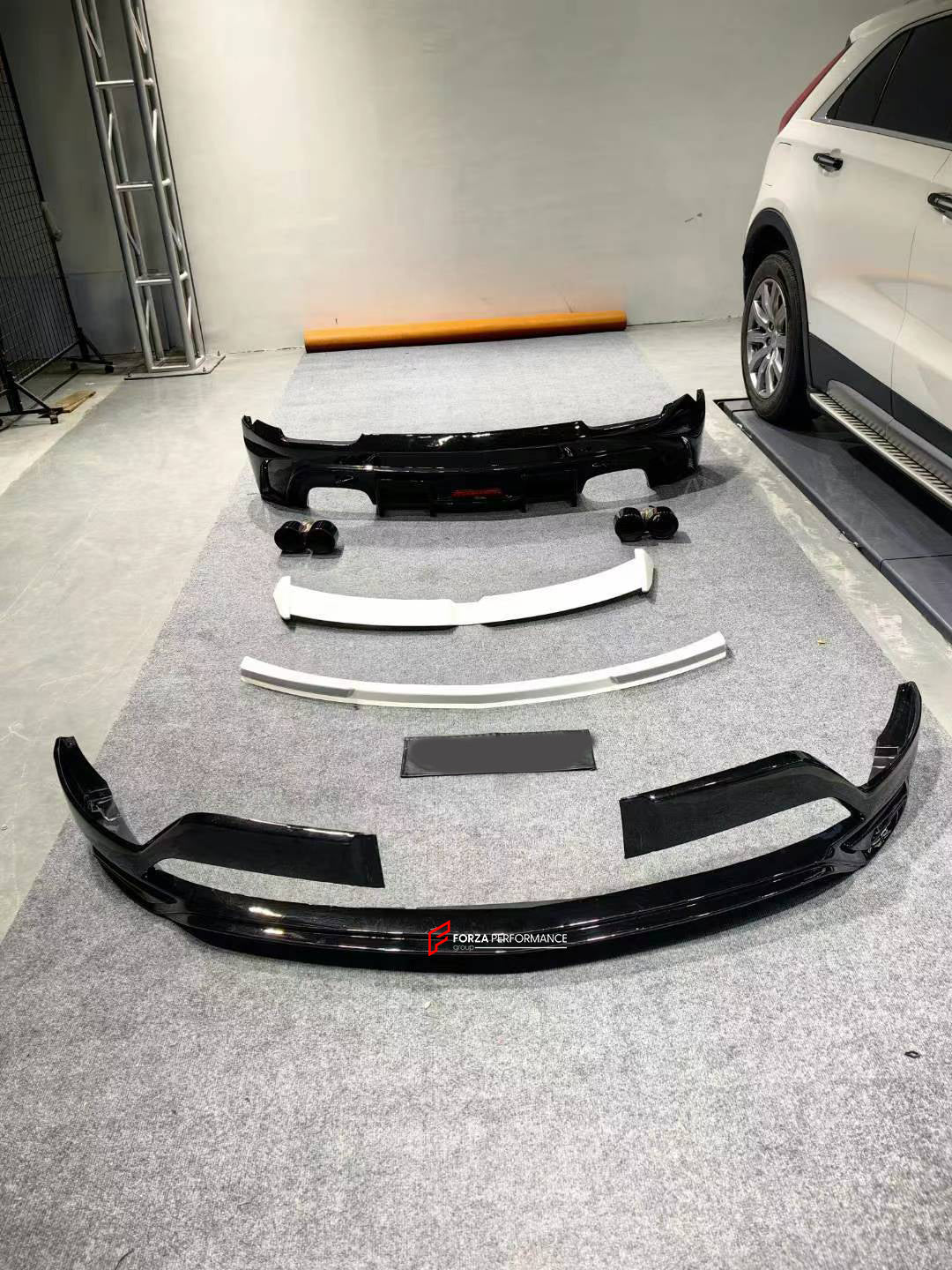 SPORT STYLE BODY KIT FOR CADILLAC XT4 2019+