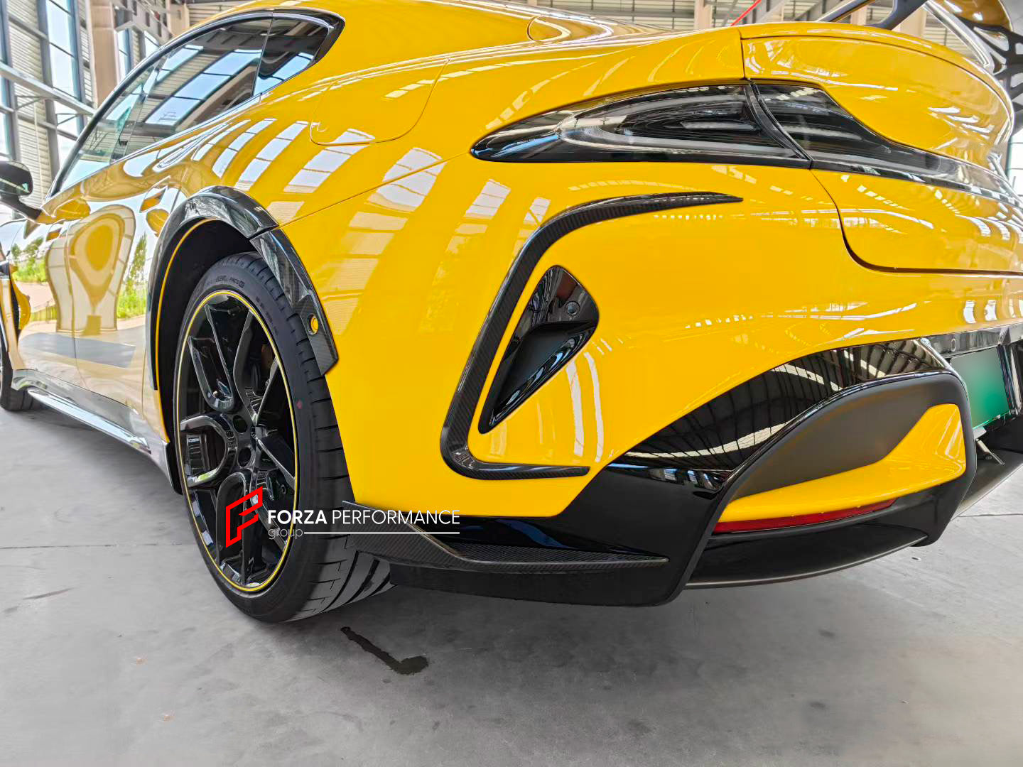 CARBON BODY KIT for XIAOMI SU7 ULTRA 2025+

Set includes:

Front Lip

Front Bumper Canards
Hood / Bonnet
Rear Spoiler
Rear Bumper Trims
Rear Diffuser

Material: Carbon

Note: Professional installation is required.