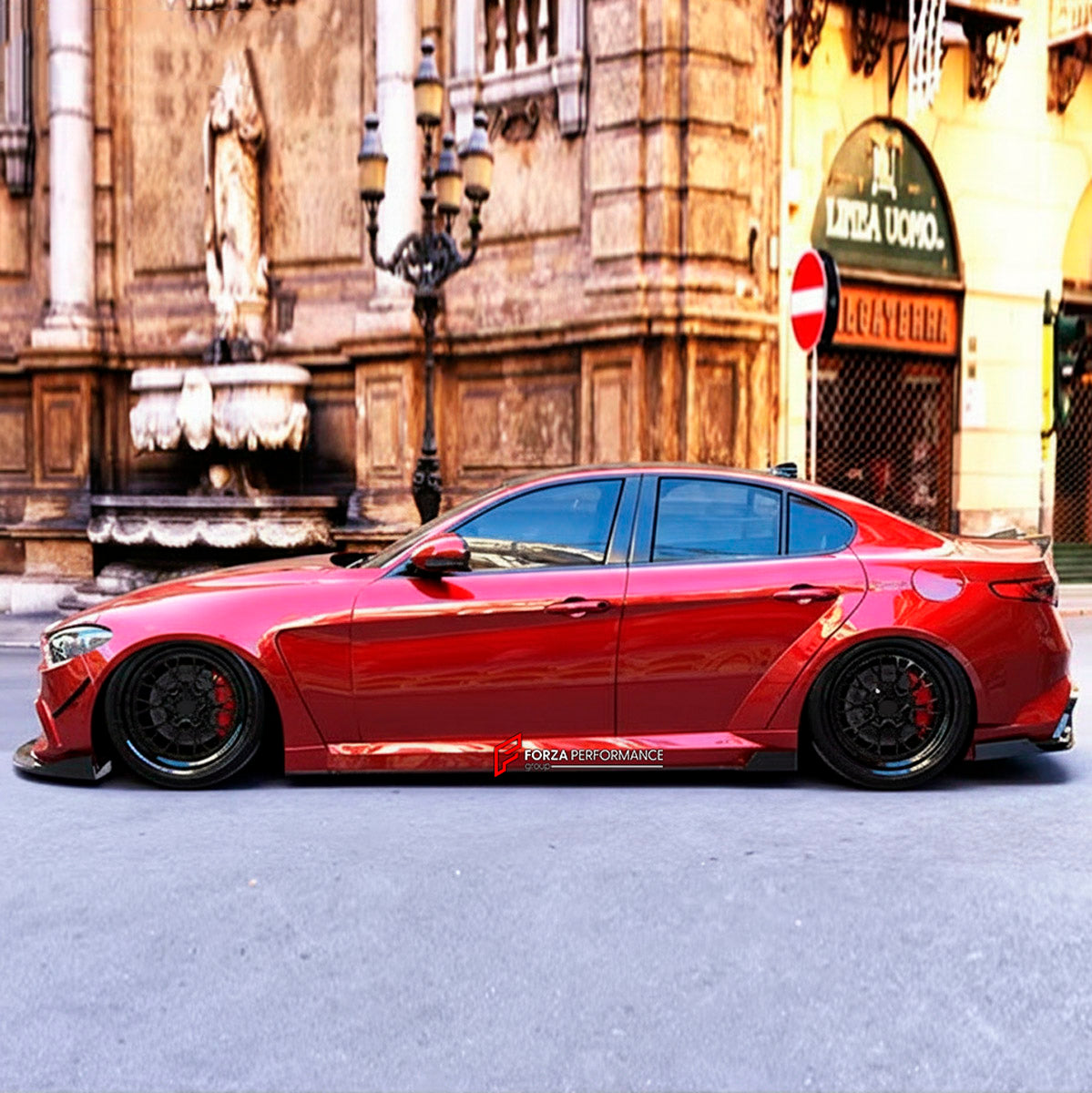 CARBON WIDE BODY KIT for ALFA ROMEO GIULIA 2016+

Set Include:

Front Lip
Front Bumper
Hood Bonnet
Fenders
Side Skirts
Rear Spoiler
Rear Diffuser
Material: Carbon

Note: Professional installation is required.