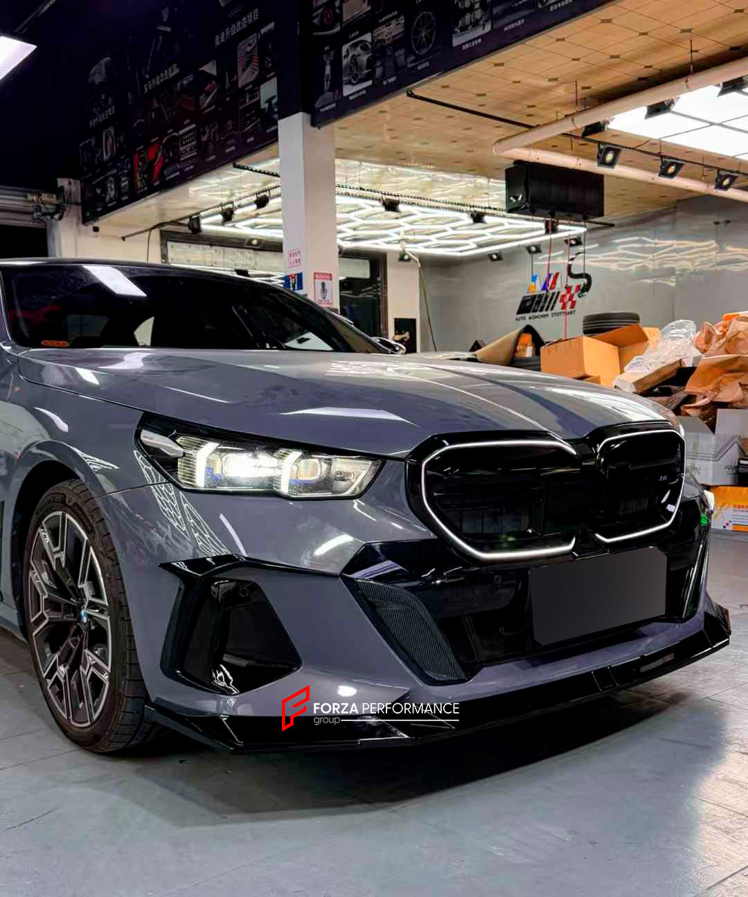 CARBON BODY KIT for BMW 5 SERIES G60 2023+

Set includes:


Front Lip
Front Air Vent Covers
Roof Spoiler
Rear Spoiler
Rear Diffuser

Material: Carbon Fiber

Note: Professinal installation is required