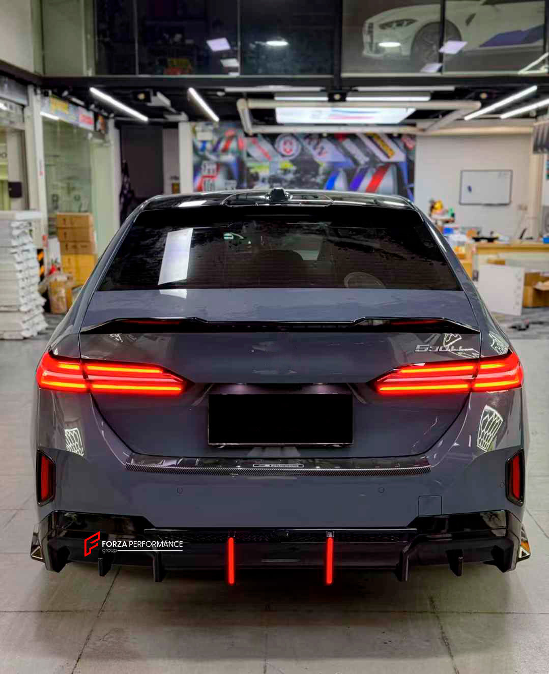 CARBON BODY KIT for BMW 5 SERIES G60 2023+

Set includes:


Front Lip
Front Air Vent Covers
Roof Spoiler
Rear Spoiler
Rear Diffuser

Material: Carbon Fiber

Note: Professinal installation is required