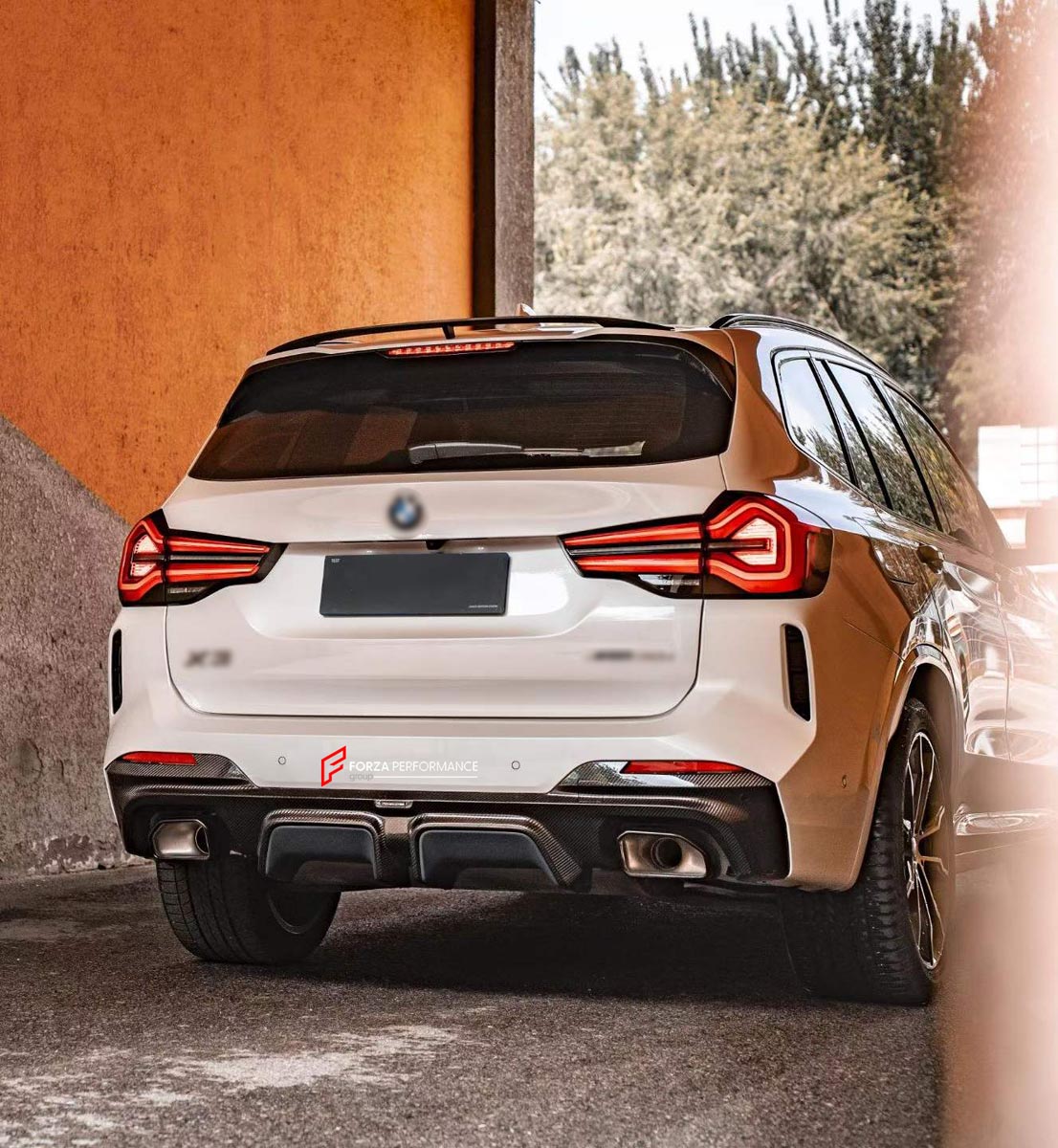 CARBON BODY KIT for BMW X3 G01 iX3 G08 M40i 30i XDRIVE 2021 - 2025 FORZA PERFORMANCE Custom fit Dry Carbon Achen Cybe Achencybe Design Style
Set includes:

Front Lip
Rear Diffuser (standard or extended design — your choice)
Roof Spoiler
Material: Carbon

NOTE: Professional installation is required.