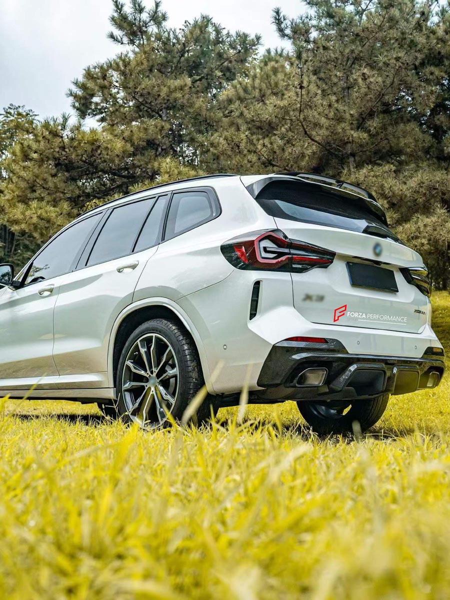 CARBON BODY KIT for BMW X3 G01 iX3 G08 M40i 30i XDRIVE 2021 - 2025 FORZA PERFORMANCE Custom fit Dry Carbon Achen Cybe Achencybe Design Style
Set includes:

Front Lip
Rear Diffuser (standard or extended design — your choice)
Roof Spoiler
Material: Carbon

NOTE: Professional installation is required.