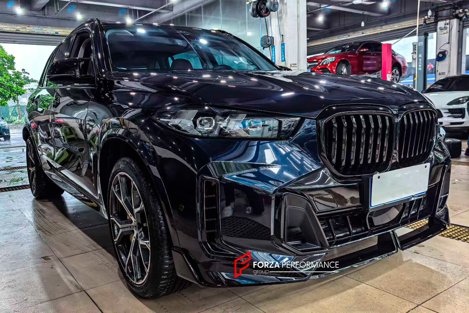 BODY KIT for BMW X5 G05 G18 LCI 2023+ M PERFORMANCE BLACKOUT PACKAGE

Set includes:

Front Lip
Front Bumper Air Vent Trims
Front Grille
Front Fender Trims
Side Mirrors
Side Skirts
Roof Spoiler
Exhaust Tips
Rear Diffuser

Material: Carbon + Plastic

NOTE: Professional installation is required.

