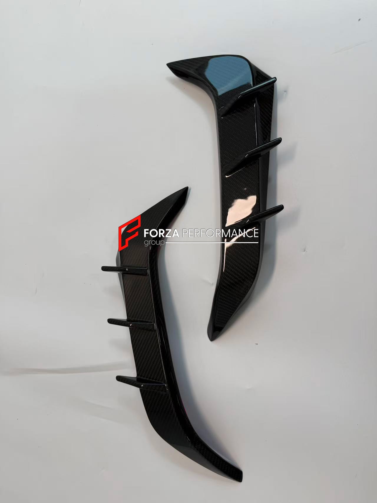 CARBON BODY KIT for BMW X6M F96 2020+

Set includes:

Front Lip

Side Skirts
Wing Spoiler
Rear Diffuser Assembly

Material: Carbon

NOTE: Professional installation is required