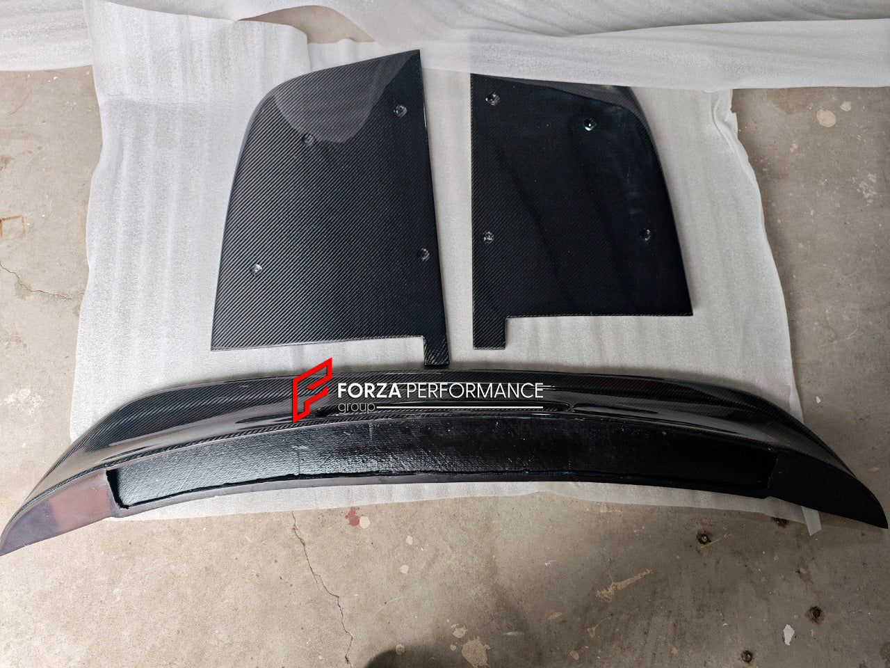CARBON BODY KIT for FERRARI 599 GTB FIORANO 2006 - 2012

Set includes:

Front Lip
Front Bumper

Side Skirts

Rear Spoiler

Rear Bumper With Lip Diffuser


Material: Carbon Fiber

Note: Professional installation is required.

Payment ►
Visa
Mastercard
PayPal with a credit card (add 4.4% at checkout)
Payoneer
Cryptocurrency
Shipment ►
By express DHL/UPS/TNT/FedEx
To the local international airport
Special line by air
Special line by the sea
To Europe and the UK by train

Please let us know which shipping opti