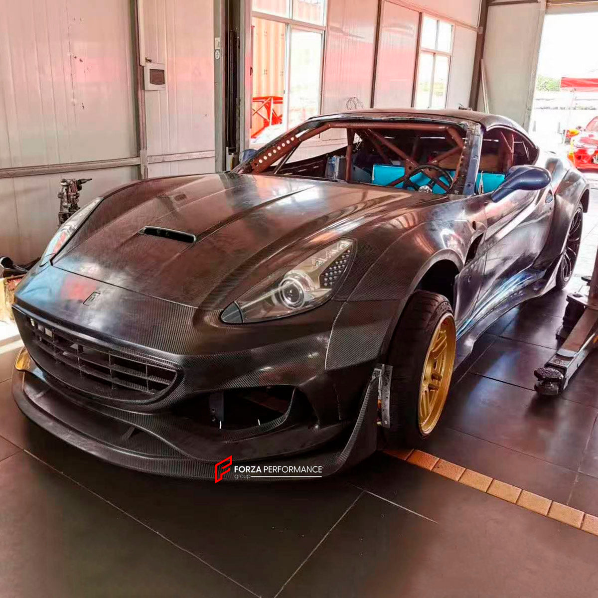 CARBON BODY KIT for Ferrari California 2008 - 2014
Set includes:

Front Bumper
Front Lip
Hood Bonnet
Front Fenders
Mirror Covers
Side Skirts
Rear Fenders
Rear Diffuser
Rear Bumper
Rear Spoiler
Material: Carbon

NOTE: Professional installation is required.