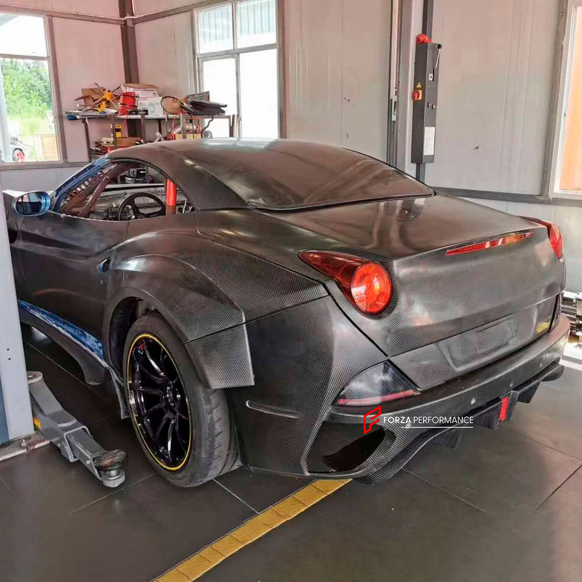 CARBON BODY KIT for Ferrari California 2008 - 2014
Set includes:

Front Bumper
Front Lip
Hood Bonnet
Front Fenders
Mirror Covers
Side Skirts
Rear Fenders
Rear Diffuser
Rear Bumper
Rear Spoiler
Material: Carbon

NOTE: Professional installation is required.