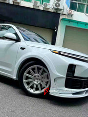 CARBON BODY KIT FOR LIXIANG L9 2023+

Set includes:

Front Lip
Front Bumper Trims
Fender Flares
Side Skirts

Roof Spoiler
Rear Spoiler
Rear Diffuser

Material: Carbon Fiber

Note: Professional installation is required