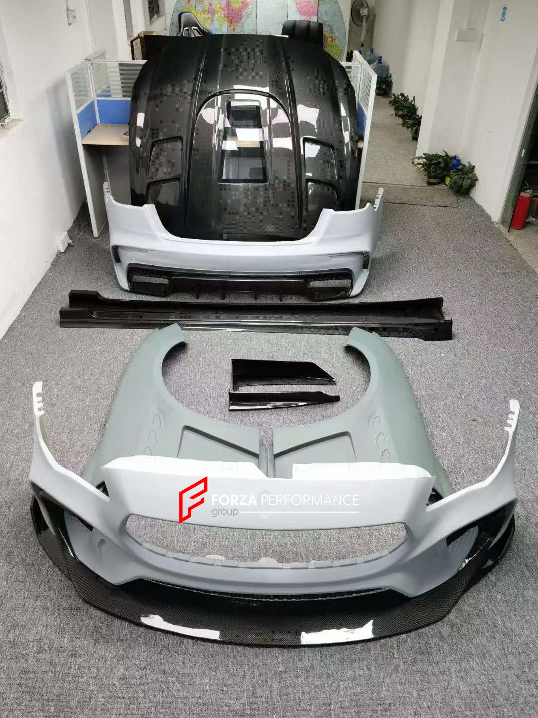 CARBON BODY KIT FOR MASERATI QUATTROPORTE 2013+  Set includes:  Front Bumper Hood Bonnet Side Fenders Side skirts Rear Bumper Spoiler Material: Carbon + Fiberglass