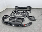 CARBON BODY KIT for MERCEDES-BENZ GLS-CLASS AMG X167 GLS63 2020 - 2023 FORZA PERFORMANCE custom fit Mansory Style

Set includes:
Front Lip
Front Bumper Air Vent Covers
Front Grille
Side Fender Vents
Fender Flares
Roof Spoiler
Rear Bumper Fins
Rear Diffuser
Exhaust Tips

Material: Carbon

NOTE: Professional installation is required.