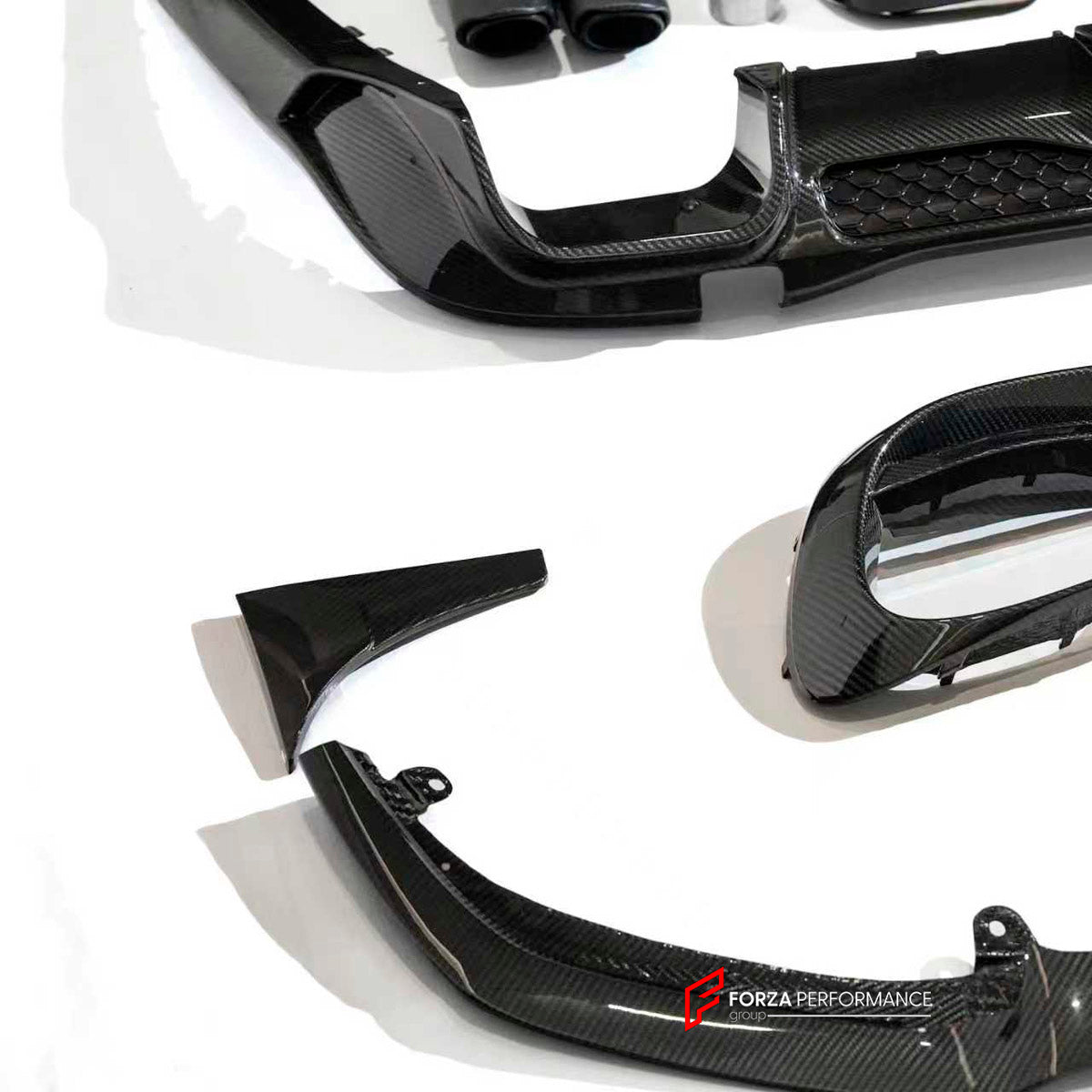 DRY CARBON BODY KIT for Mercedes Benz S CLASS S63 W223 2021+
Set includes:

Front Lip
Front Bumper Vents
Led Light Covers / Front Fascia Attachments
Rear Diffuser
Trunk Spoiler
Exhaust Tips
Material: Dry Carbon

NOTE: Professional installation is required.