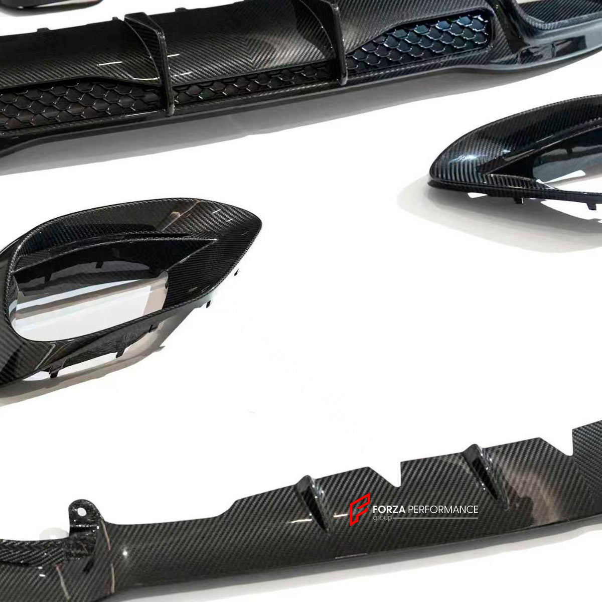 DRY CARBON BODY KIT for Mercedes Benz S CLASS S63 W223 2021+
Set includes:

Front Lip
Front Bumper Vents
Led Light Covers / Front Fascia Attachments
Rear Diffuser
Trunk Spoiler
Exhaust Tips
Material: Dry Carbon

NOTE: Professional installation is required.