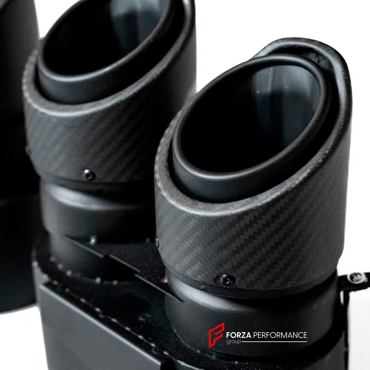 DRY CARBON BODY KIT for Mercedes Benz S CLASS S63 W223 2021+
Set includes:

Front Lip
Front Bumper Vents
Led Light Covers / Front Fascia Attachments
Rear Diffuser
Trunk Spoiler
Exhaust Tips
Material: Dry Carbon

NOTE: Professional installation is required.