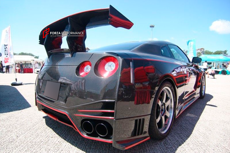 CARBON BODY KIT for NISSAN GT-R R35 2007 - 2015

Set includes:

Front Bumper
Front Lip
Front Fenders
Side Skirts
Rear Bumper
Rear Diffuser
Wing Spoiler


Material:&nbsp;Carbon

NOTE: Professional installation is required.