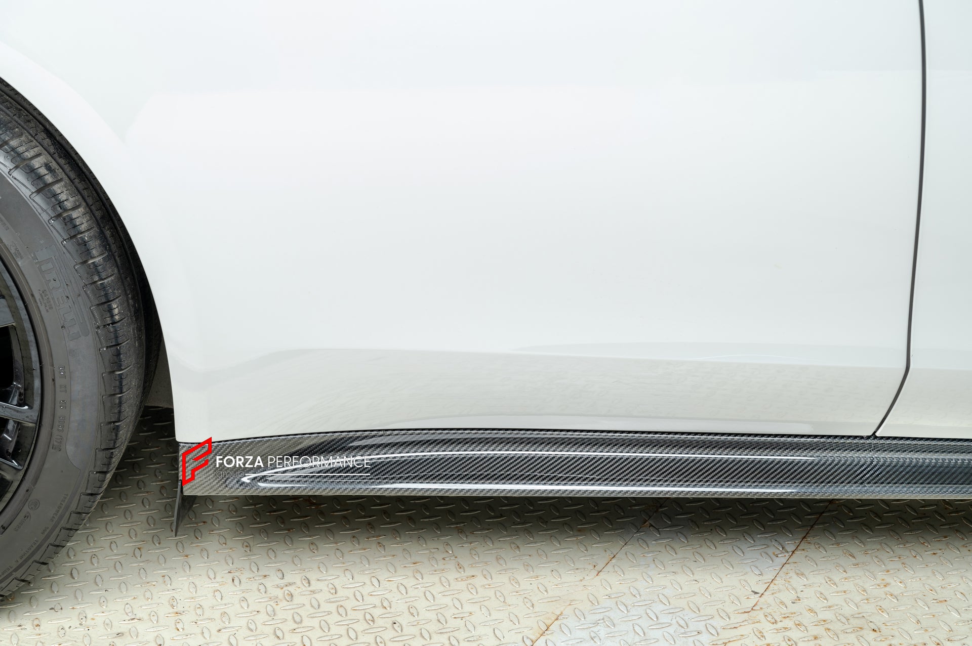 CARBON BODY KIT for PORSCHE PANAMERA G2 971.1 2017 - 2020

Set includes:

Front Lip
Side Skirts
Rear Diffuser

Material: Carbon

NOTE: Professional installation is required.