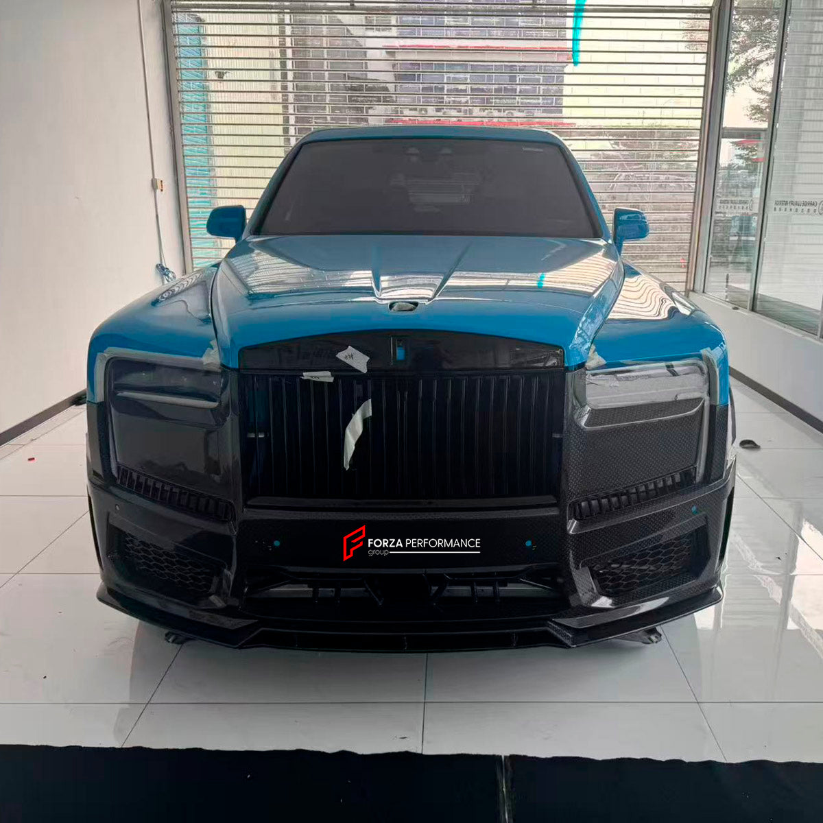 CARBON BODY KIT for ROLLS ROYCE CULLINAN 2024+ FORZA PERFORMANCE custom fit 1016
Set includes:

Front Lip
Front Bumper Assembly
Front Fenders Flares
Side Skirts
Body Side Door Moldings
Rear Fenders Flares
Roof Spoiler
Ducktail Spoiler
Rear Diffuser
Material: Carbon

NOTE: Professional installation is required.