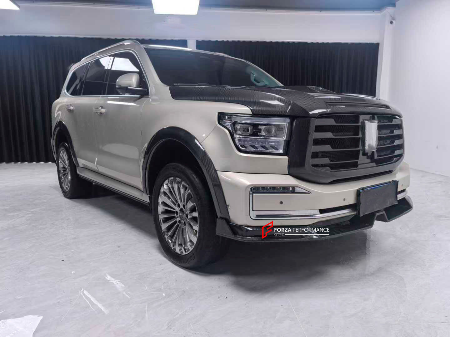 CARBON BODY KIT for GWM TANK 500 2022+

Set includes:

Front Lip
Front Grille
Hood
Fender Flares
Roof Spoiler
Trunk Spoiler
Rear Diffuser

Material: Carbon

Note: Professional installation is required.
