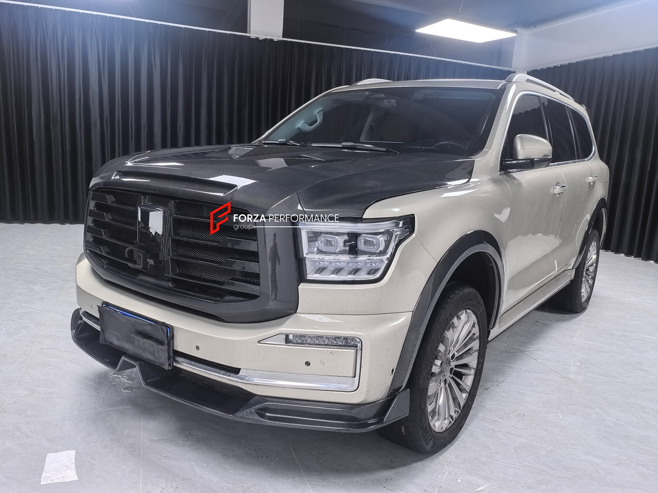 CARBON BODY KIT for GWM TANK 500 2022+

Set includes:

Front Lip
Front Grille
Hood
Fender Flares
Roof Spoiler
Trunk Spoiler
Rear Diffuser

Material: Carbon

Note: Professional installation is required.
