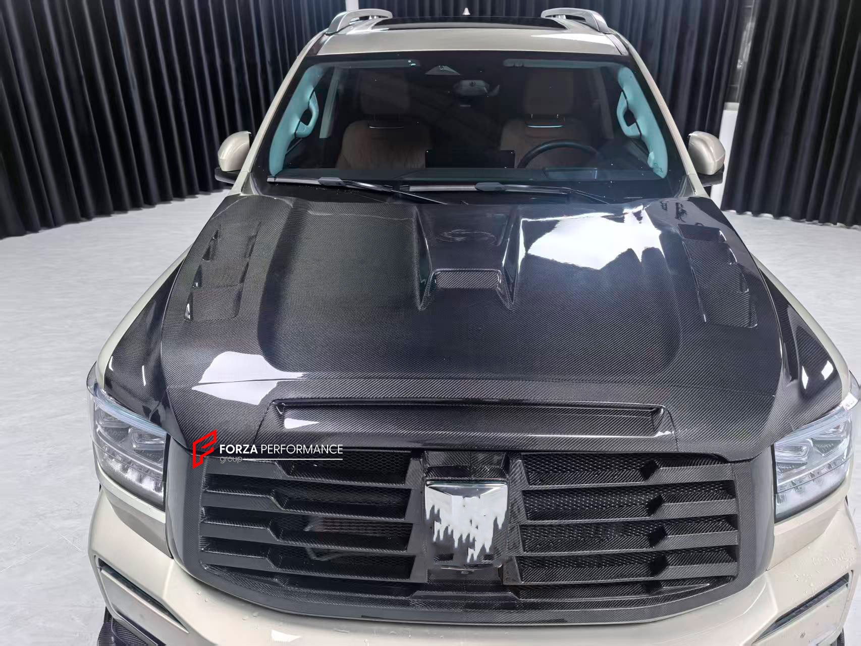 CARBON BODY KIT for GWM TANK 500 2022+

Set includes:

Front Lip
Front Grille
Hood
Fender Flares
Roof Spoiler
Trunk Spoiler
Rear Diffuser

Material: Carbon

Note: Professional installation is required.
