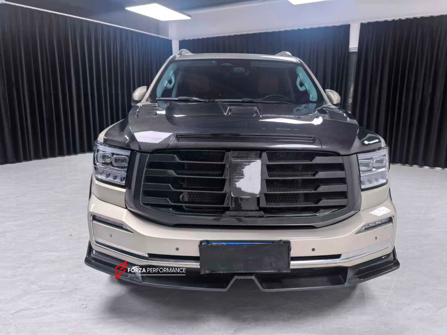 CARBON BODY KIT for GWM TANK 500 2022+

Set includes:

Front Lip
Front Grille
Hood
Fender Flares
Roof Spoiler
Trunk Spoiler
Rear Diffuser

Material: Carbon

Note: Professional installation is required.
