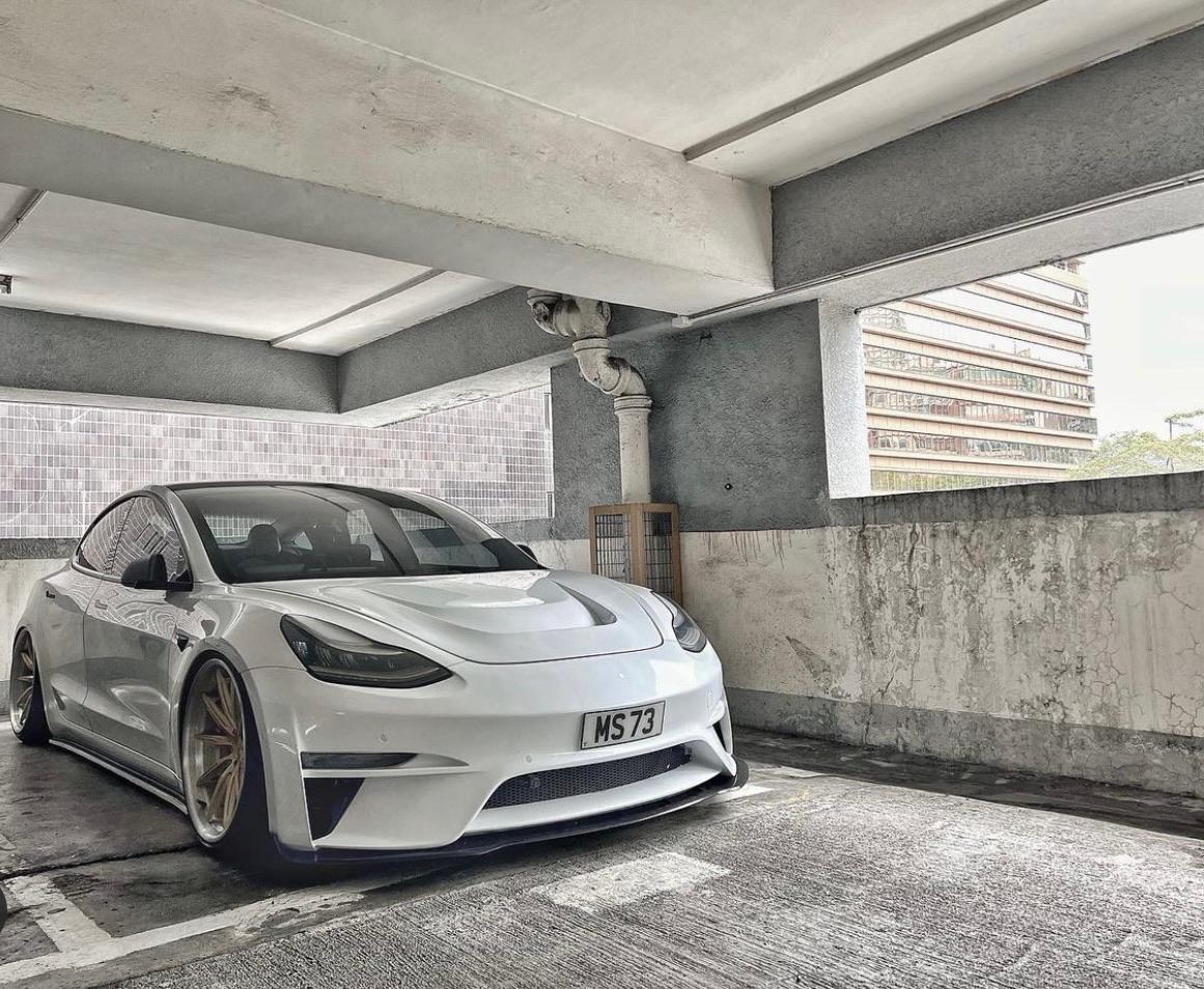 CARBON BODY KIT for TESLA MODEL 3 2017 - 2023

Set includes:

Front Lip
Front Bumper Assembly
Hood / Bonnet

Side Skirts

Rear Spoiler
Rear Bumper
Rear Diffuser

Material: Wet Carbon with Fiberglass

NOTE: Professional installation is required.

Why “Contact Us for Pricing”?

We don’t display fixed prices because our goal is to offer you the most competitive deal possible. Product costs often decrease over time, and by requesting a quote, you’ll receive our most up-to-date price on market.

SECURED PAYMENT 