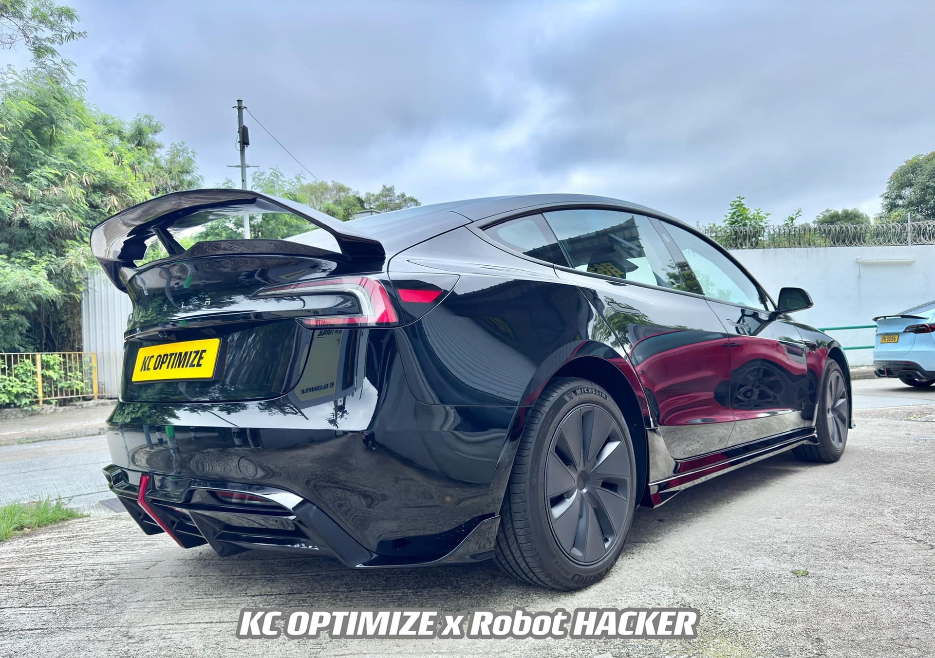 CARBON BODY KIT for TESLA MODEL 3 FACELIFT 2023+

Set includes:

Front Lip
Front Bumper Assembly

Hood / Bonnet

Side Skirts

Rear Spoiler
Rear Bumper
Rear Diffuser

Material: Wet Carbon with Fiberglass

NOTE: Professional installation is required.

Why “Contact Us for Pricing”?

We don’t display fixed prices because our goal is to offer you the most competitive deal possible. Product costs often decrease over time, and by requesting a quote, you’ll receive our most up-to-date price on market.

SECURED PAYM
